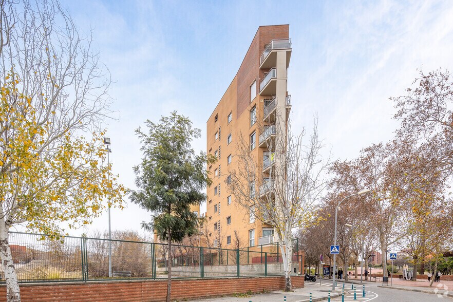 Carrer de Sant Adrià, 43-53, Barcelona, Barcelona en venta - Foto del edificio - Imagen 3 de 4