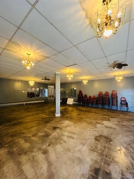 11301 E McNichols Rd, Detroit, MI en venta - Foto del edificio - Imagen 3 de 7