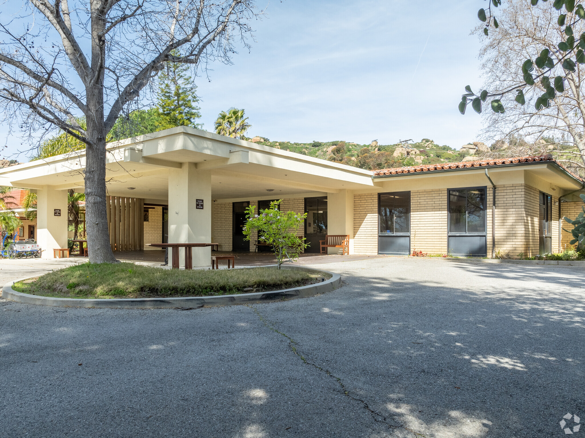 11051 Old Santa Susana Pass Rd, Chatsworth, CA en venta Foto principal- Imagen 1 de 8