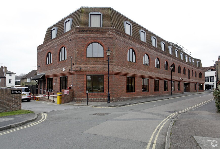 70 Tangier Ln, Windsor en alquiler - Foto del edificio - Imagen 2 de 4