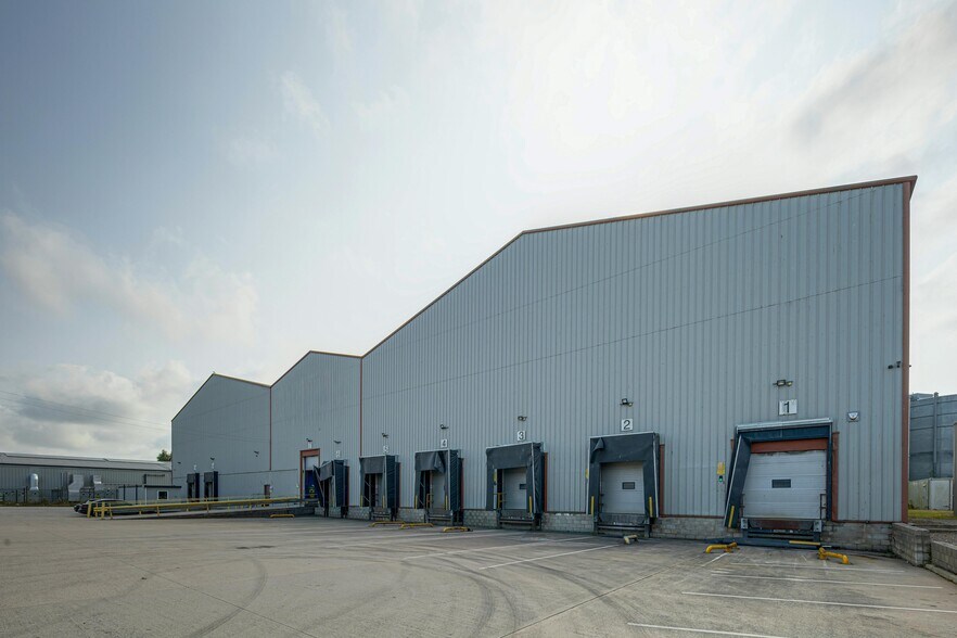 2 Unit 34c Zone 2, Deeside Industrial Estate Av, Pentre en alquiler - Foto del edificio - Imagen 3 de 11