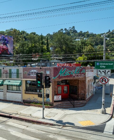 3655 Cahuenga Blvd W, Los Angeles, CA en venta - Foto del edificio - Imagen 3 de 6