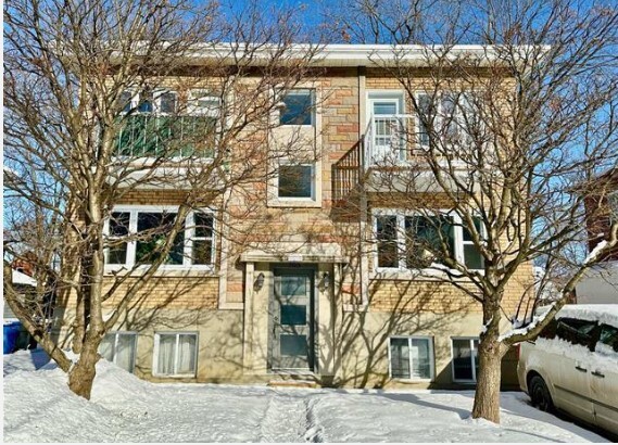 705 Rue D'iberville, Longueuil, QC en venta - Foto principal - Imagen 1 de 1