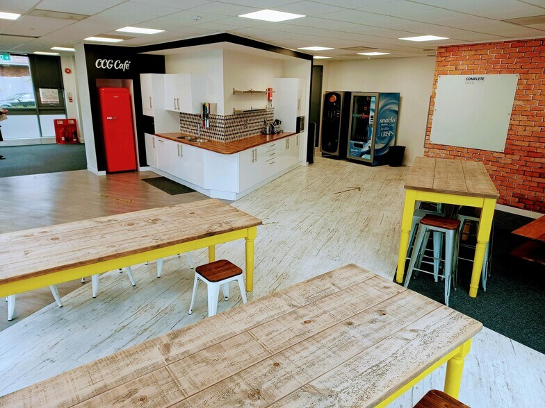 18-19 Station Rd, Sunbury On Thames en alquiler - Foto del interior - Imagen 2 de 12