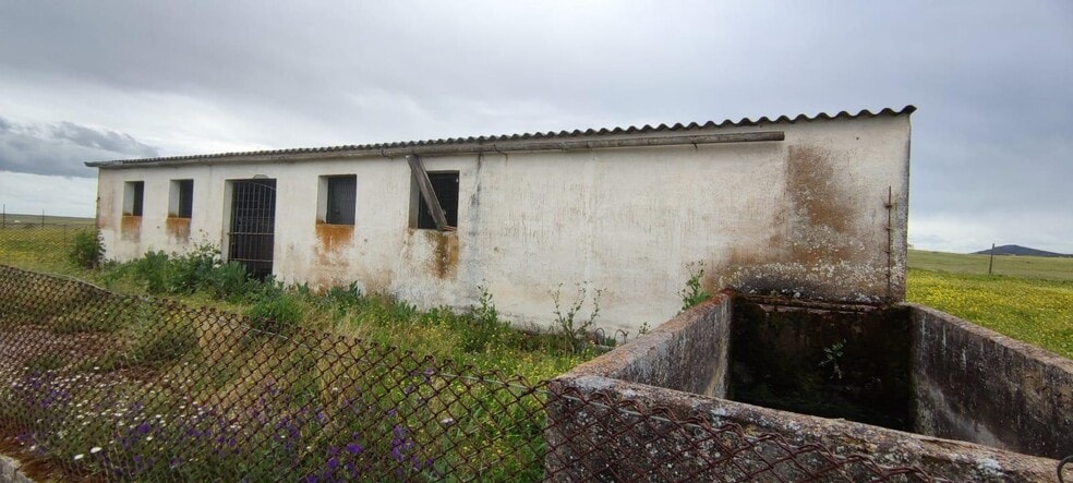 Terreno en Sierra de Fuentes, Cáceres en venta - Foto principal - Imagen 1 de 9