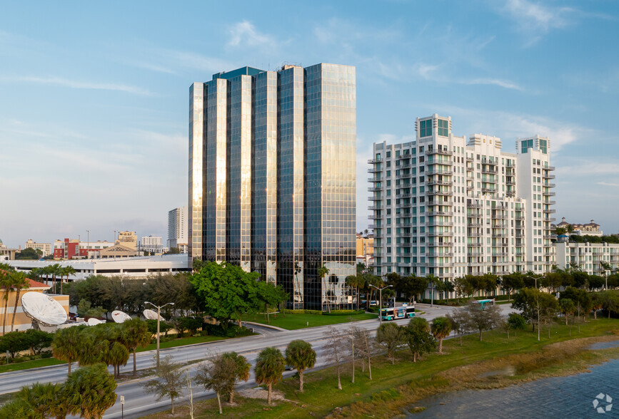 250 S Australian Ave, West Palm Beach, FL en alquiler - Foto del edificio - Imagen 1 de 1