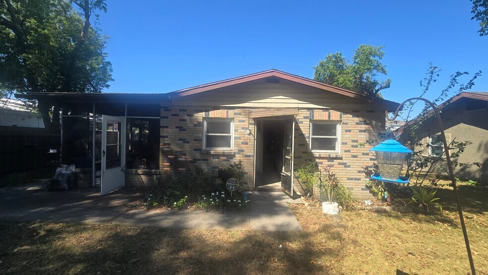 5835 8th St, Zephyrhills, FL en venta - Foto principal - Imagen 1 de 1