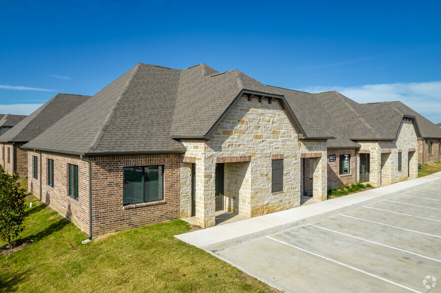 4425 Plano Pky, Carrollton, TX en alquiler - Foto principal - Imagen 1 de 10