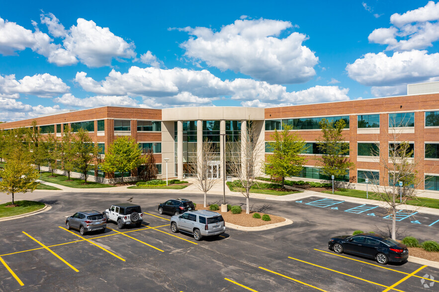 27555 Executive Dr, Farmington Hills, MI en alquiler - Foto del edificio - Imagen 1 de 9