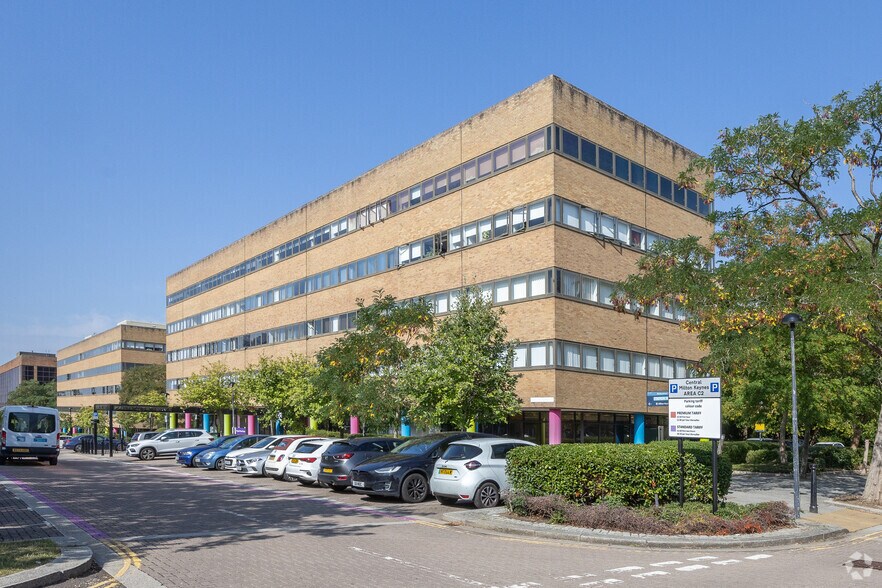 403-445 Midsummer Blvd, Milton Keynes en alquiler - Foto del edificio - Imagen 2 de 2