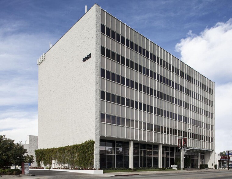 4955 Van Nuys Blvd, Sherman Oaks, CA en alquiler - Foto del edificio - Imagen 1 de 5