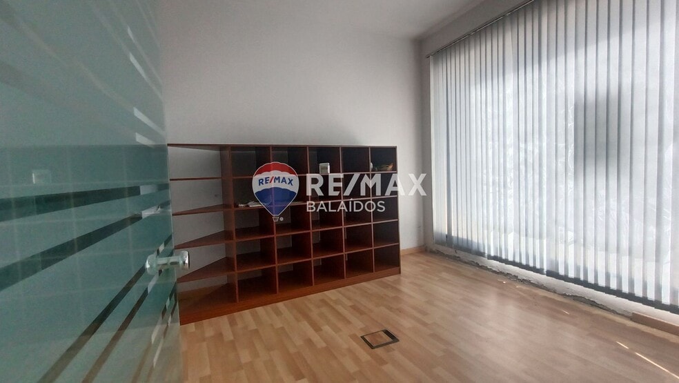 Local en Vigo, Pontevedra en venta - Foto del edificio - Imagen 3 de 33