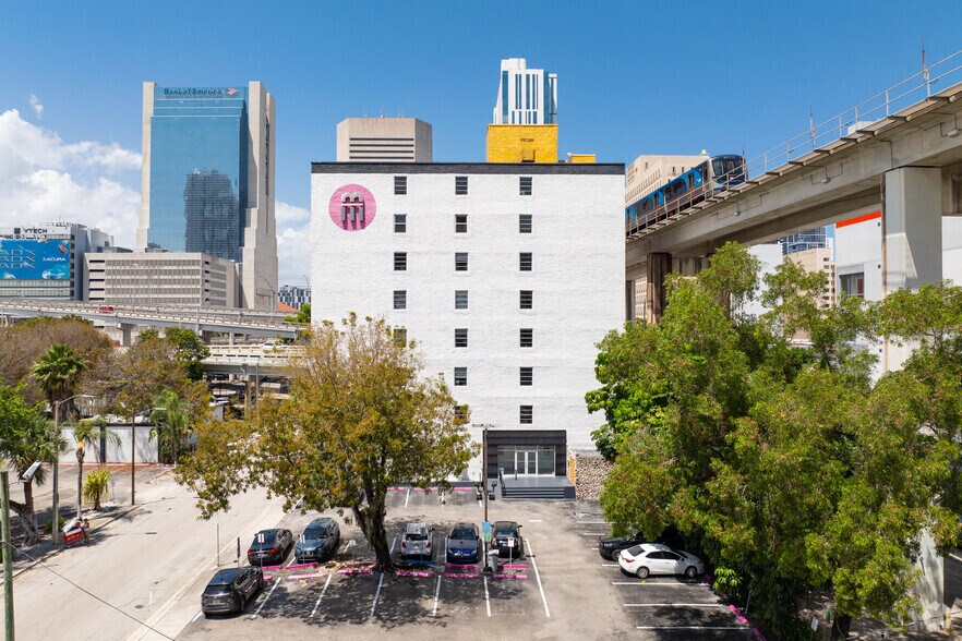 111 SW 3rd St, Miami, FL en alquiler - Foto del edificio - Imagen 3 de 24