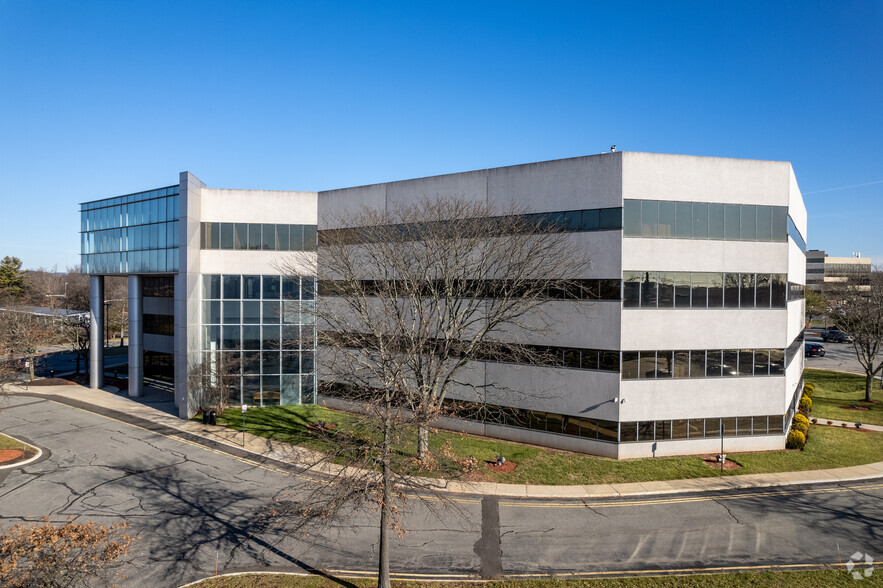 399 Campus Dr, Somerset, NJ en alquiler - Foto del edificio - Imagen 3 de 9