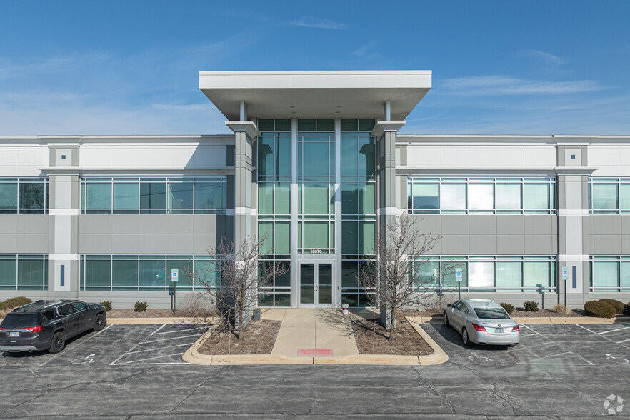 7851 W 185th St, Tinley Park, IL en alquiler - Foto del edificio - Imagen 3 de 36