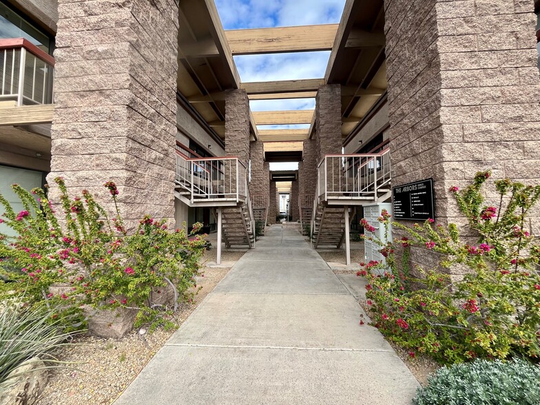 7898 E Acoma Dr, Scottsdale, AZ en alquiler - Foto del edificio - Imagen 2 de 3