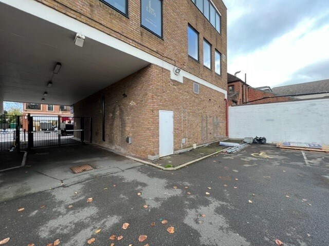 23-27 High St, Cobham en venta - Foto del edificio - Imagen 2 de 5