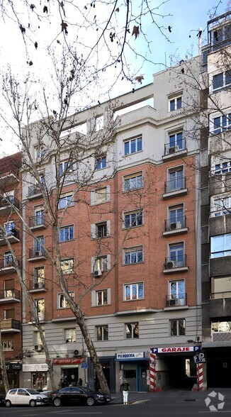 Calle de Ríos Rosas, 36, Madrid, Madrid en alquiler - Foto del edificio - Imagen 2 de 2