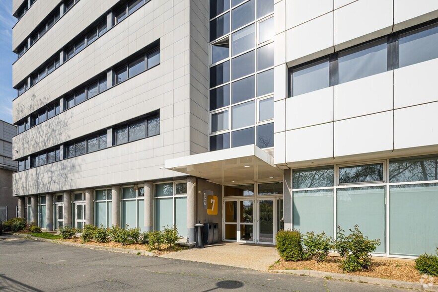 1 Place De La Berline, Saint-Denis en alquiler - Foto del edificio - Imagen 3 de 4