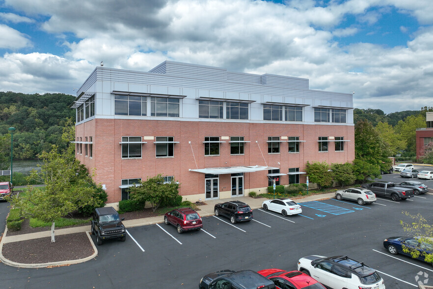 395 E Waterfront Dr, Homestead, PA en alquiler - Foto del edificio - Imagen 1 de 14