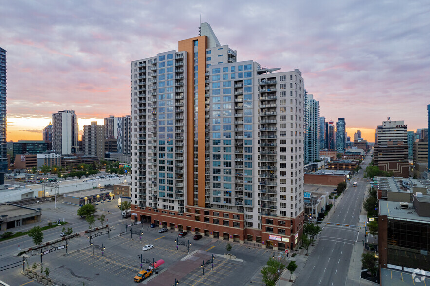 1053 10th Ave SW, Calgary, AB en venta - Foto principal - Imagen 1 de 12