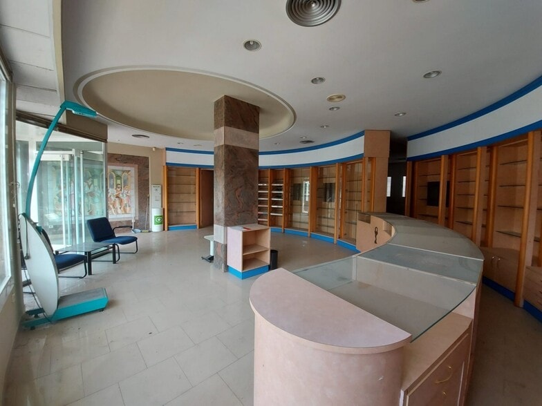 Local en El Ejido, Almería en venta - Foto del edificio - Imagen 3 de 11