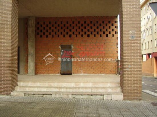 Local en Cáceres en venta - Foto del edificio - Imagen 1 de 5