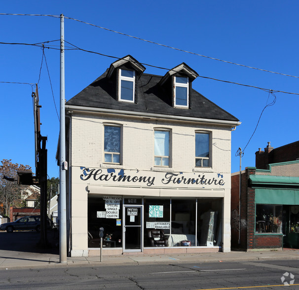 745 Barton St E, Hamilton, ON en venta - Foto principal - Imagen 1 de 14