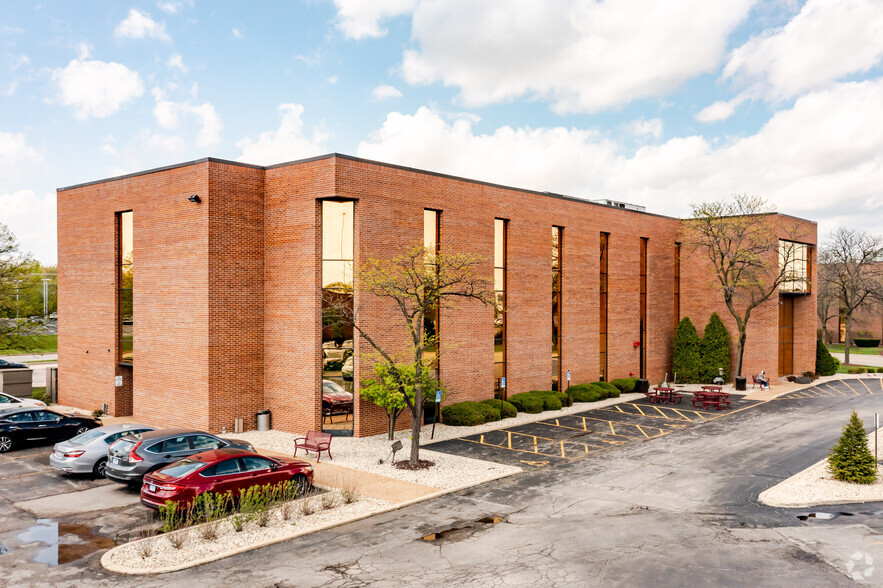 970 N Oak Lawn Ave, Elmhurst, IL en alquiler - Foto del edificio - Imagen 1 de 4