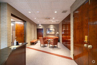 99 Court St, White Plains, NY en alquiler Foto del interior- Imagen 1 de 5