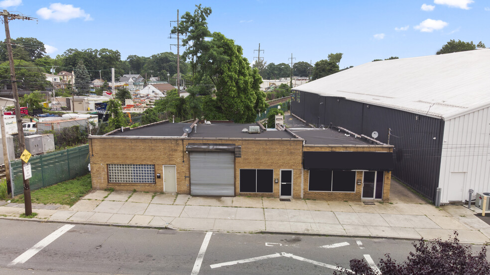 507 Eagle Ave, West Hempstead, NY en venta - Foto del edificio - Imagen 1 de 40