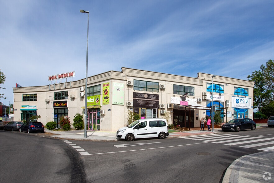 Calle Dublín, 39, Las Rozas de Madrid, Madrid en alquiler - Foto del edificio - Imagen 2 de 2