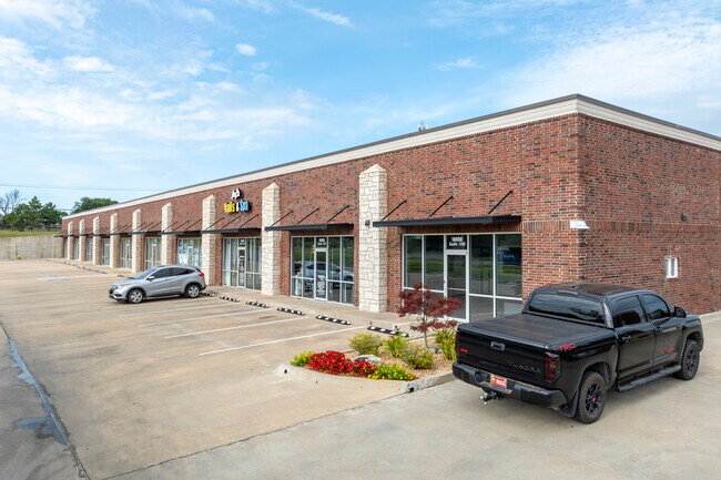 Más detalles de 14060 S Peoria Ave, Glenpool, OK - Varios usos en alquiler