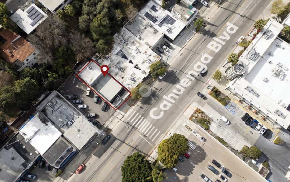 3341 Cahuenga Blvd W, Los Angeles, CA en venta - Foto del edificio - Imagen 1 de 19