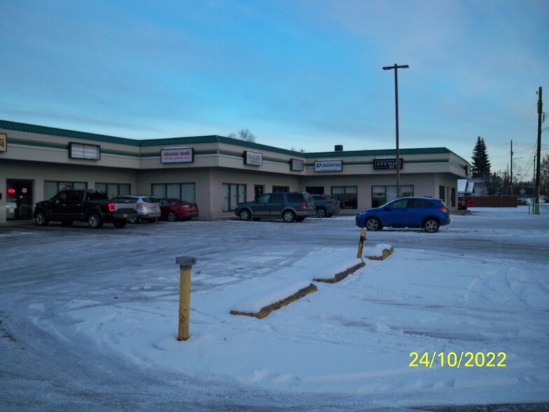 201 OLD STEESE Hwy, Fairbanks, AK en alquiler - Foto del edificio - Imagen 2 de 12