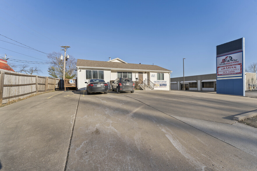 7607 Raytown Rd, Raytown, MO en venta - Foto del edificio - Imagen 3 de 48