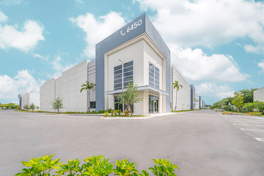 6550 NW 97th Ave, Doral, FL en alquiler - Foto del edificio - Imagen 1 de 6