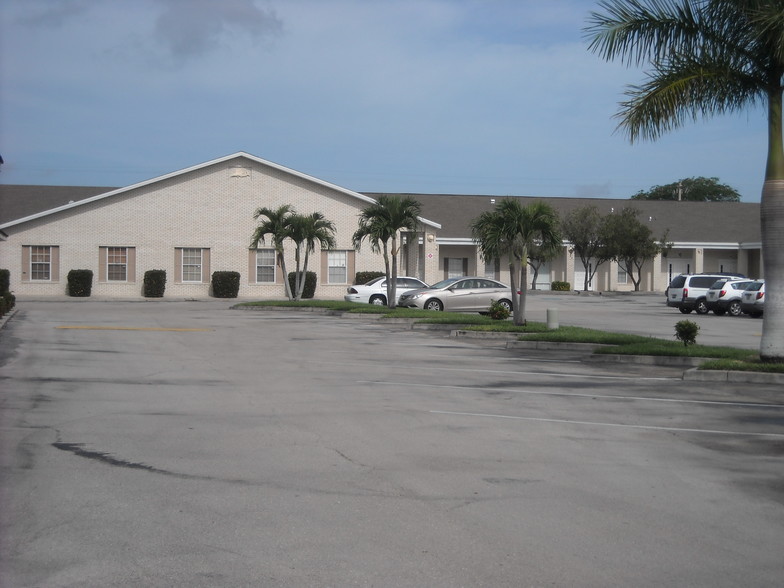 3660 Central Ave, Fort Myers, FL en alquiler - Foto del edificio - Imagen 1 de 6