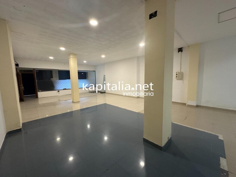 Local en Ontinyent, Valencia en venta - Foto del edificio - Imagen 2 de 10