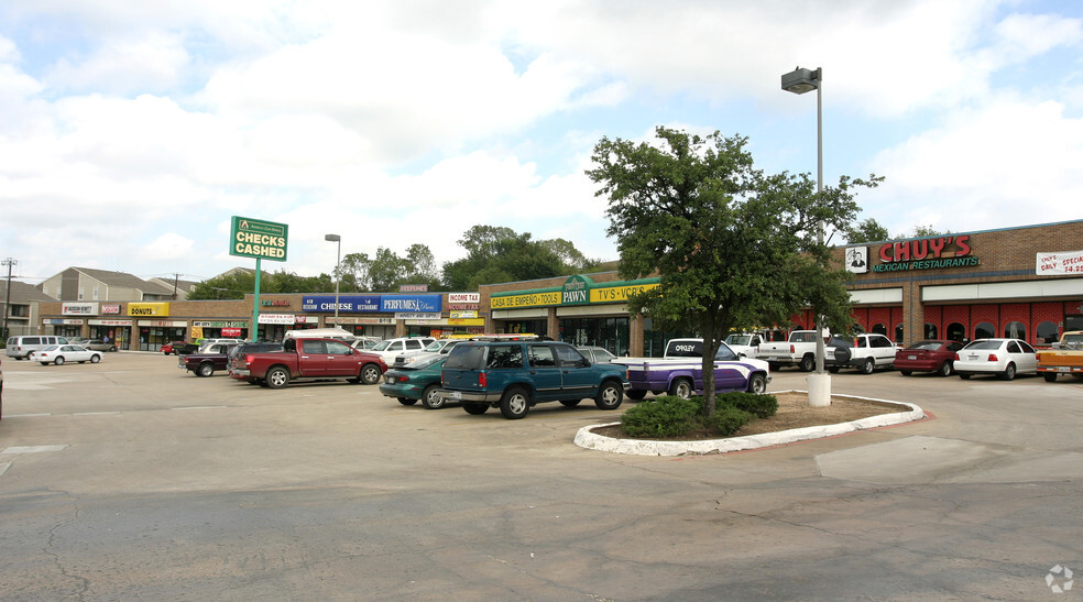 1201-1249 Woodhaven Blvd, Fort Worth, TX en alquiler - Foto del edificio - Imagen 2 de 29