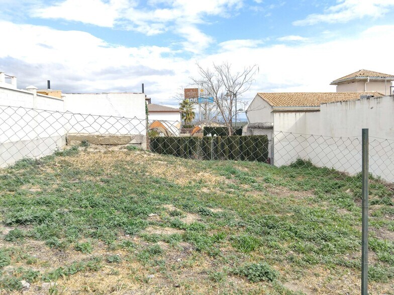 Terreno en Pinos Puente, Granada en venta - Foto del edificio - Imagen 2 de 16
