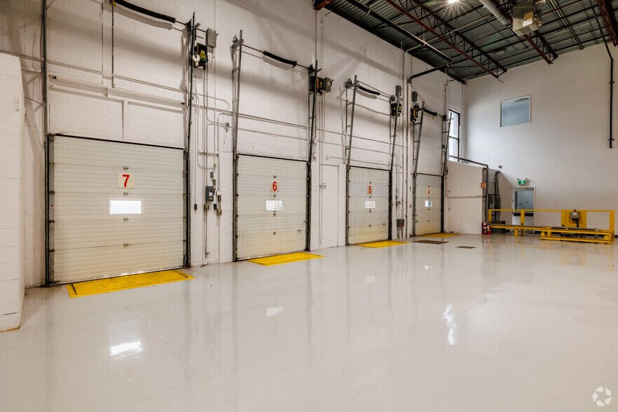 1660-1700 Boul Hymus, Dorval, QC en alquiler - Foto del interior - Imagen 2 de 34