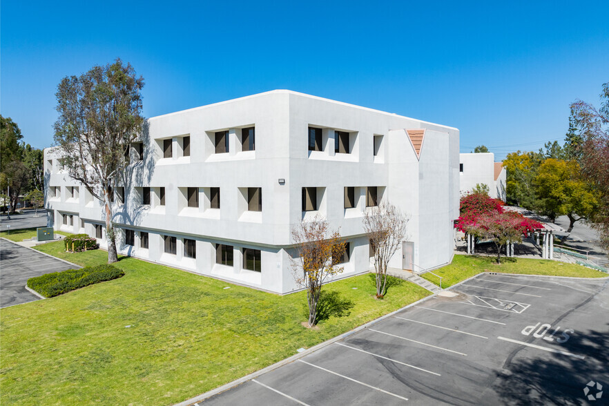 601 Potrero Grande Dr, Monterey Park, CA en venta - Foto del edificio - Imagen 3 de 15