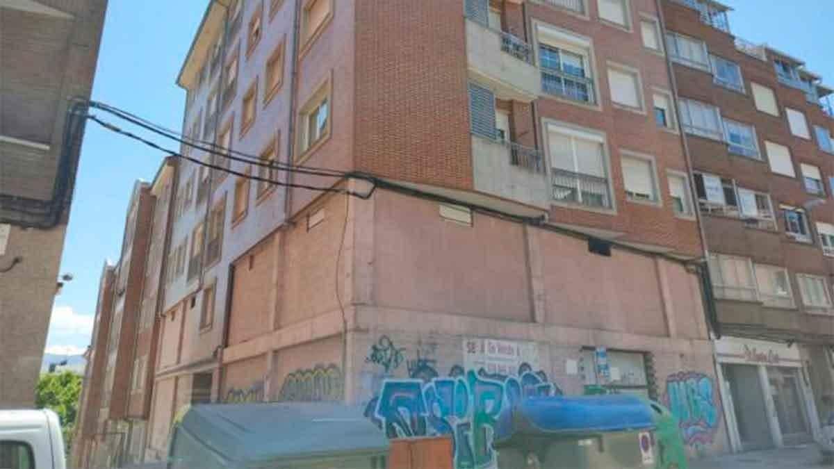 Calle Valle del Silencio, 2, Ponferrada, León en venta Foto principal- Imagen 1 de 6