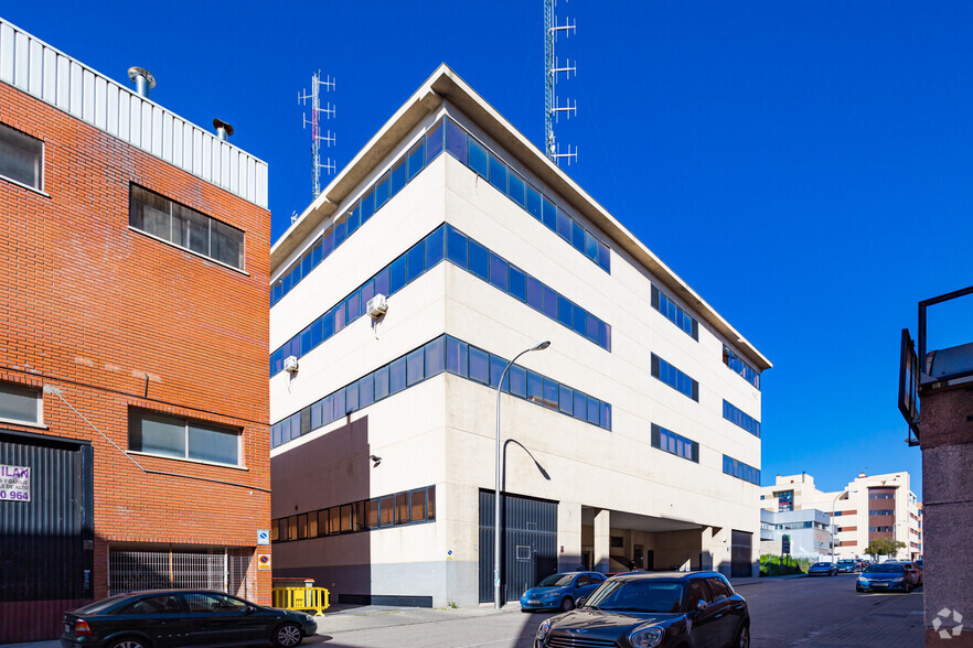 Calle de la Duquesa de Tamames, 75, Madrid, Madrid en alquiler - Foto del edificio - Imagen 2 de 2