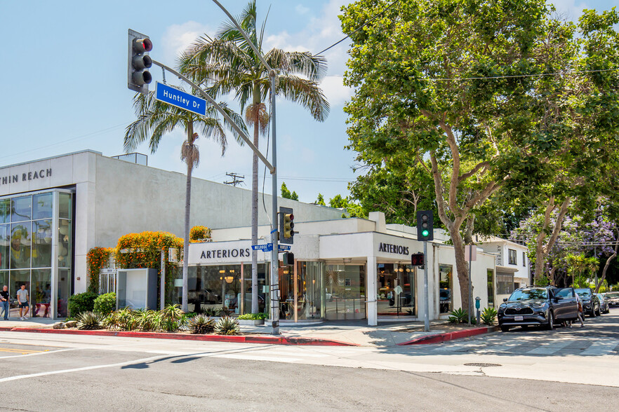 8618-8620 Melrose Ave, Los Angeles, CA en alquiler - Foto del edificio - Imagen 1 de 17