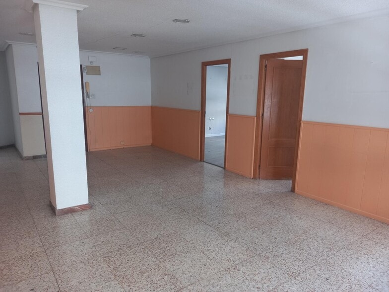 Local en Elche en alquiler - Foto del interior - Imagen 2 de 9