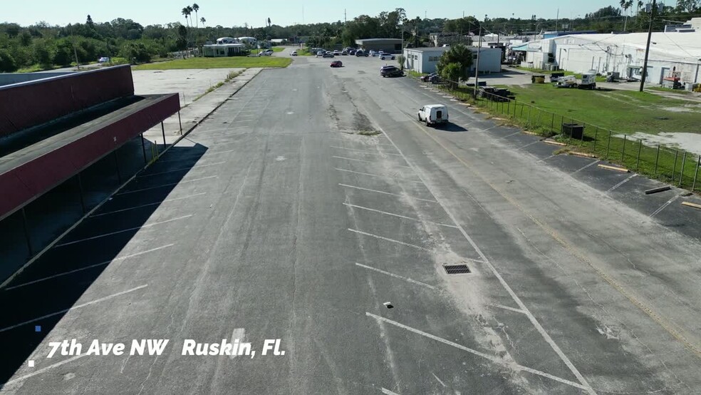 107 7th Ave NE, Ruskin, FL en venta - Vídeo de anuncio comercial - Imagen 2 de 16