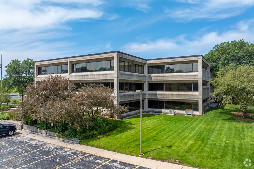 250 S Executive Dr, Brookfield, WI en alquiler - Foto del edificio - Imagen 3 de 16