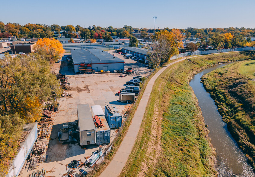 2320 Keystone Dr, Omaha, NE en alquiler - Foto del edificio - Imagen 3 de 3